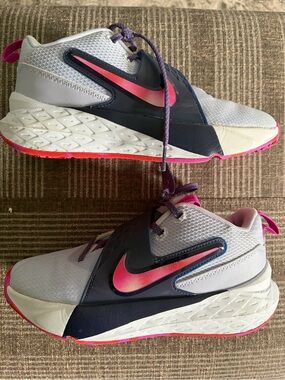 EUC girls basketball shoes 4.5Y